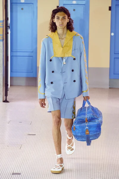 Look 2